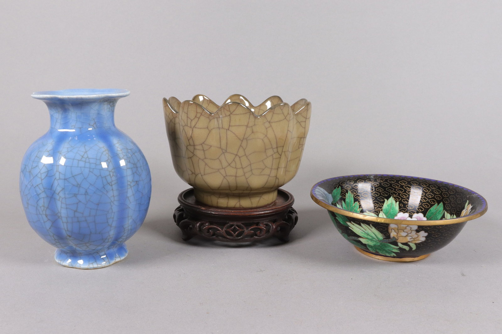 Lots Chinese fine items (1 of 9)