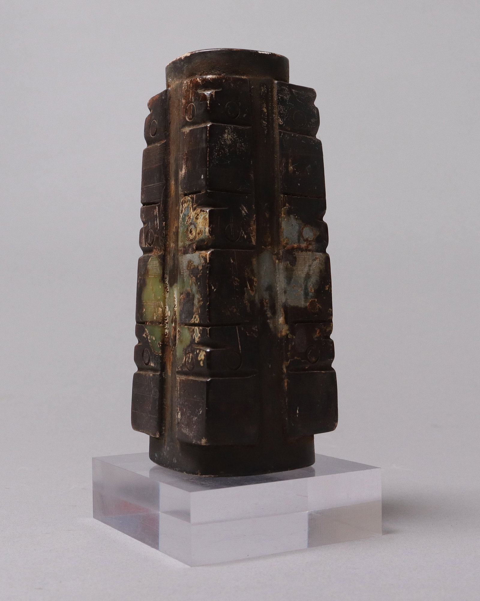 Chinese fine estate jade fine ornament: Chinese fine estate jade carved ornament. H: 5.75" x W: 2.25."