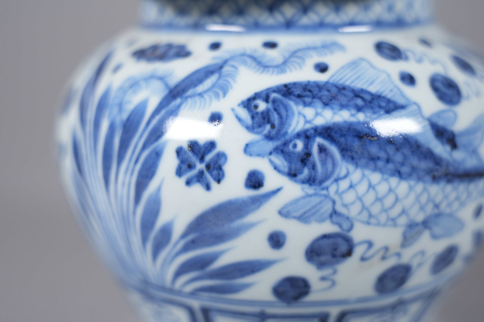 Chinese fine b/w lidded jar - 6