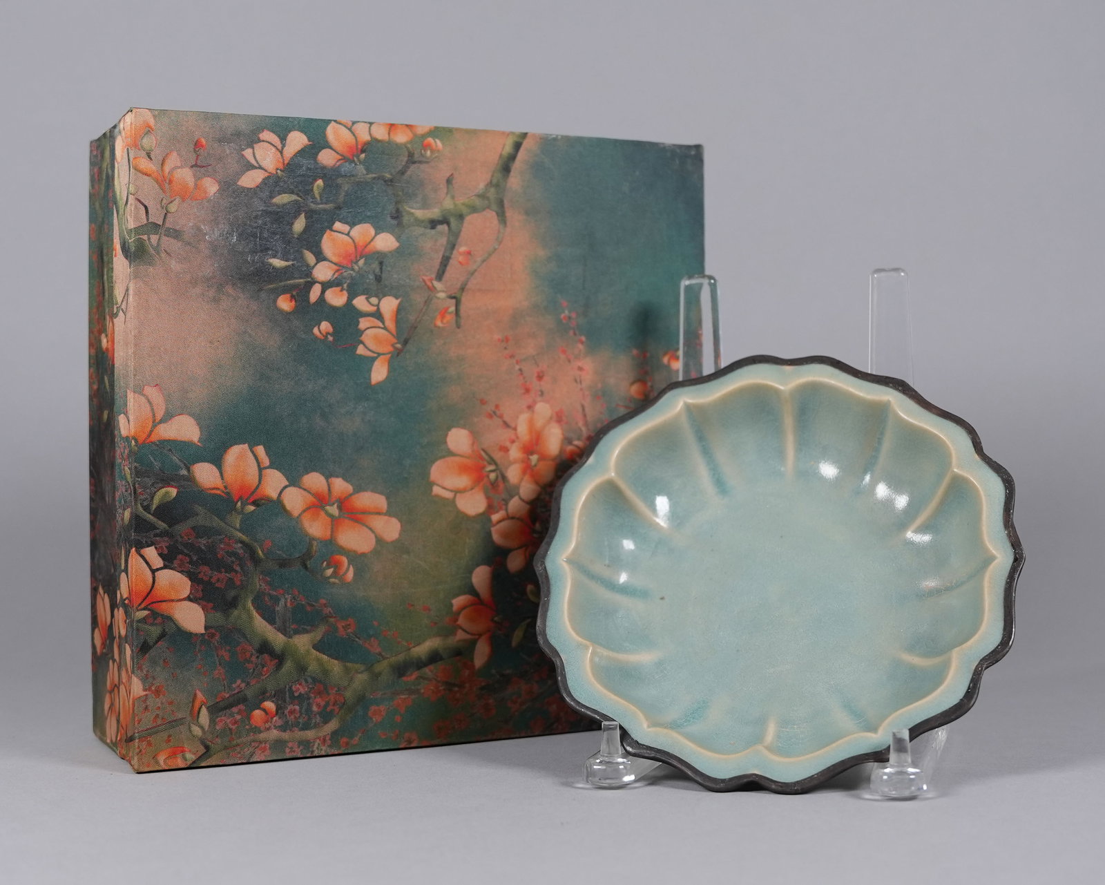 Chinese fine lobed celadon washer with box: Chinese fine lobed celadon washer with heavy silk box. H: 1.5" x W: 7.5."