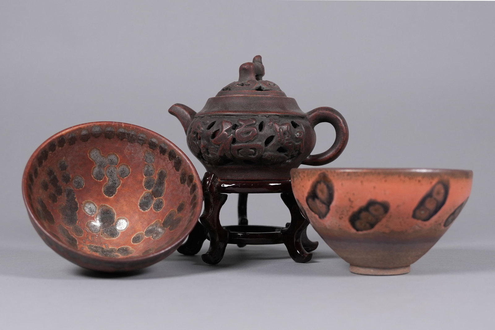 Lots Chinese fine tea items: Lots Chinese fine tea items. Largest H: 4.3" x W: 6."