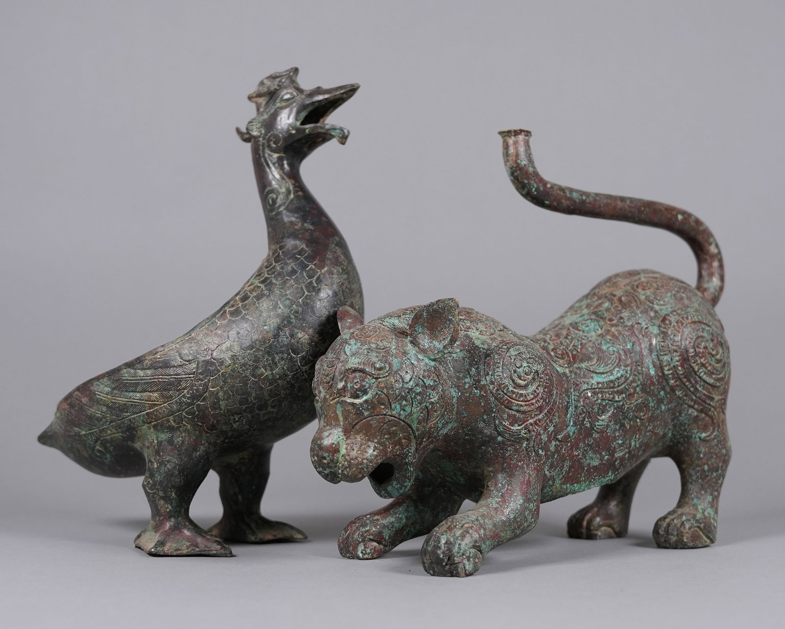 Lots Chinese bronze vessels: Lots Chinese fine bronze vessels. Largest H: 9.5" x W: 11.5."