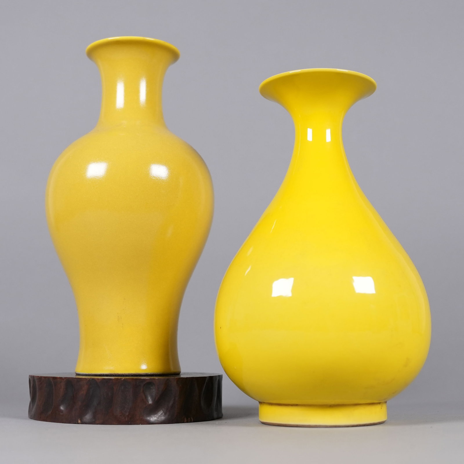 2 Chinese yellow vase: 2 Chinese fine yellow vase, largest H: 9.1" x W: 4.7."