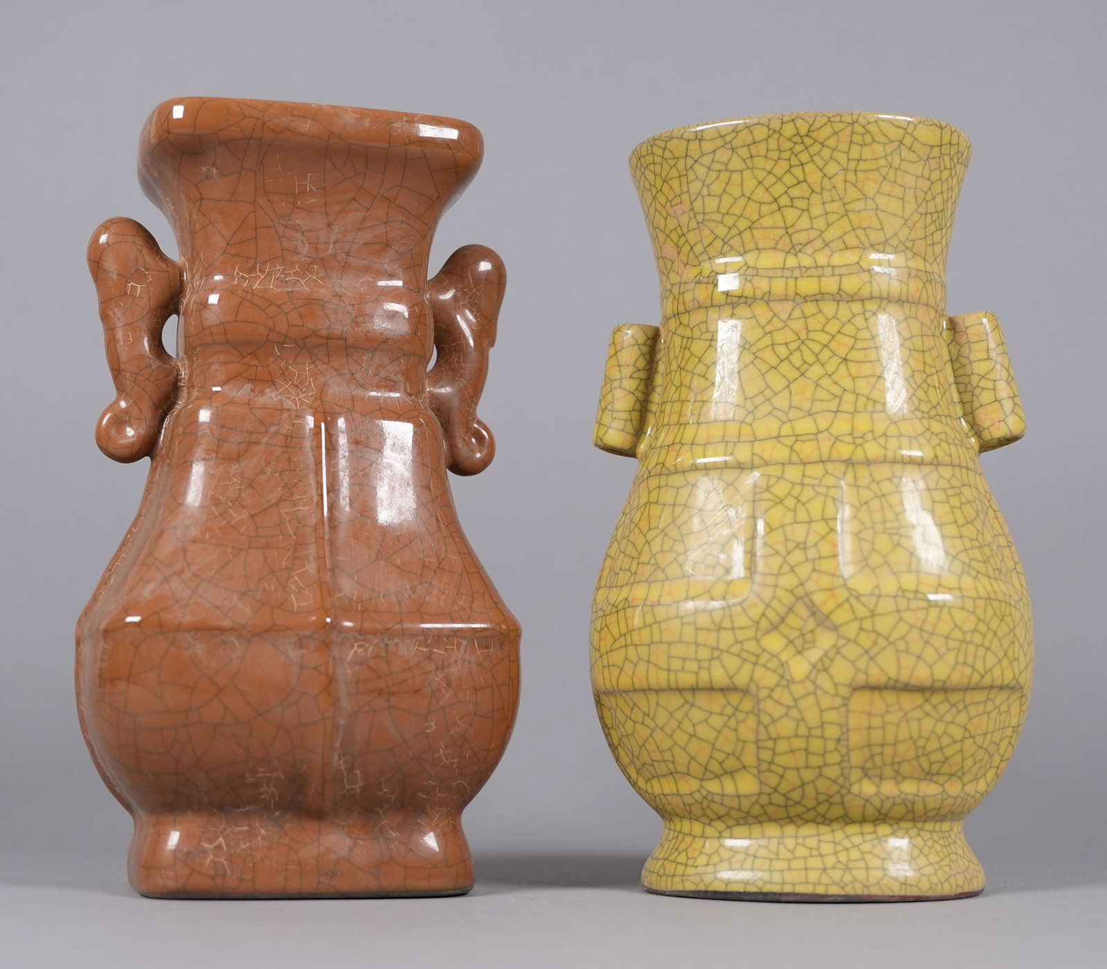 2 Chinese fine vase: 2 Chinese fine vase, largest H: 9" x W: 5.5."