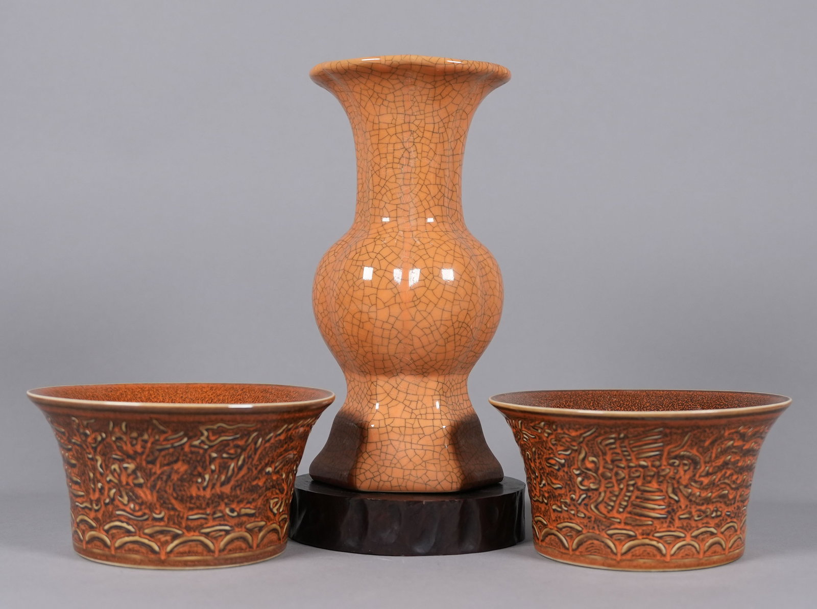 Lots Chinese fine porcelains: Lots Chinese fine porcelains, largest H: 9.1" x W: 4.5."