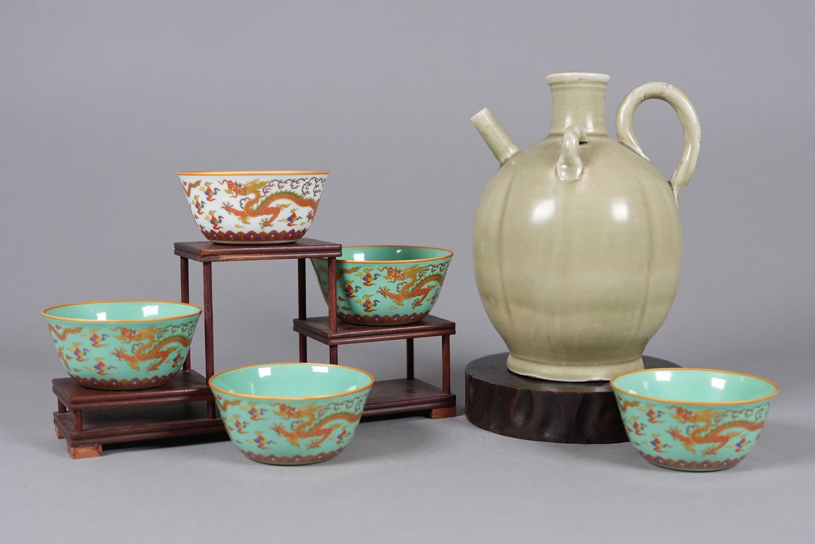 Lots Chinese fine porcelains: Lots Chinese fine porcelains, largest H: 7" x W: 5.6."