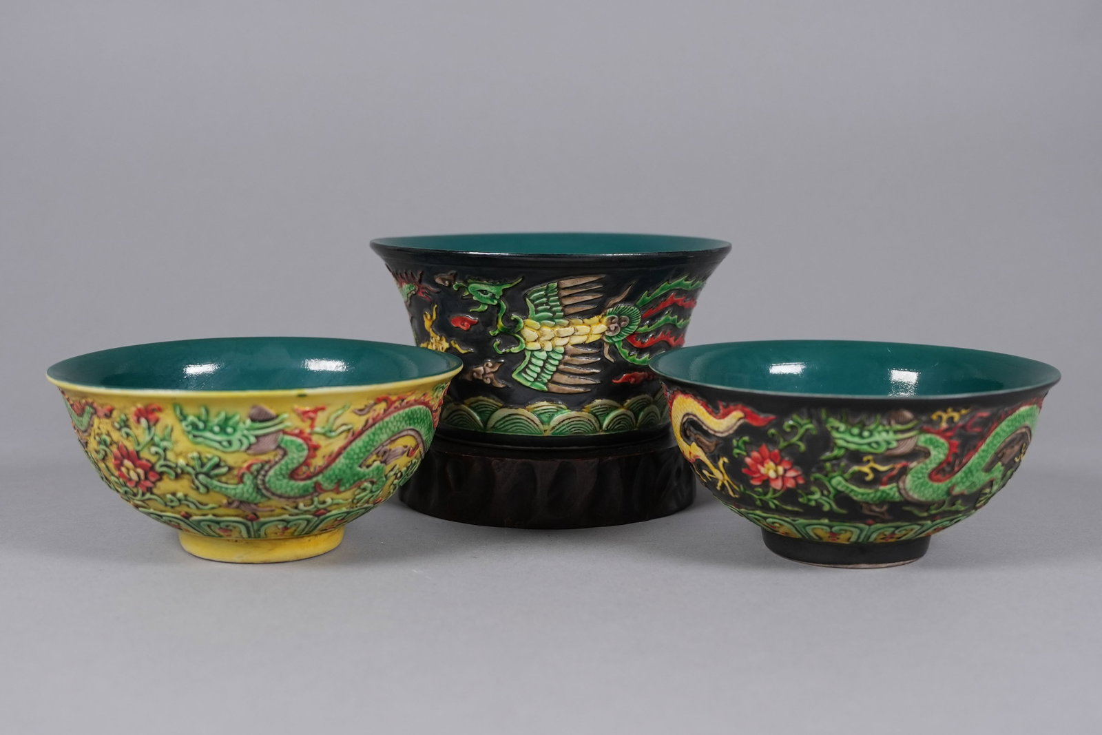 3 Chinese fine porcelains: 3 Chinese fine porcelains, largest H: 3.2" x W: 6.2."