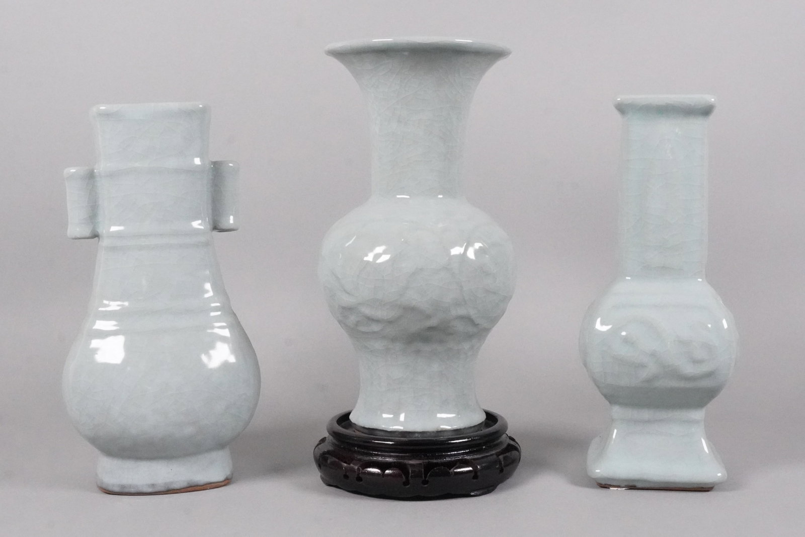 3 Chinese fine crackled vase: 3 Chinese fine crackled vase, largest H: 9.5" x W: 5.1."