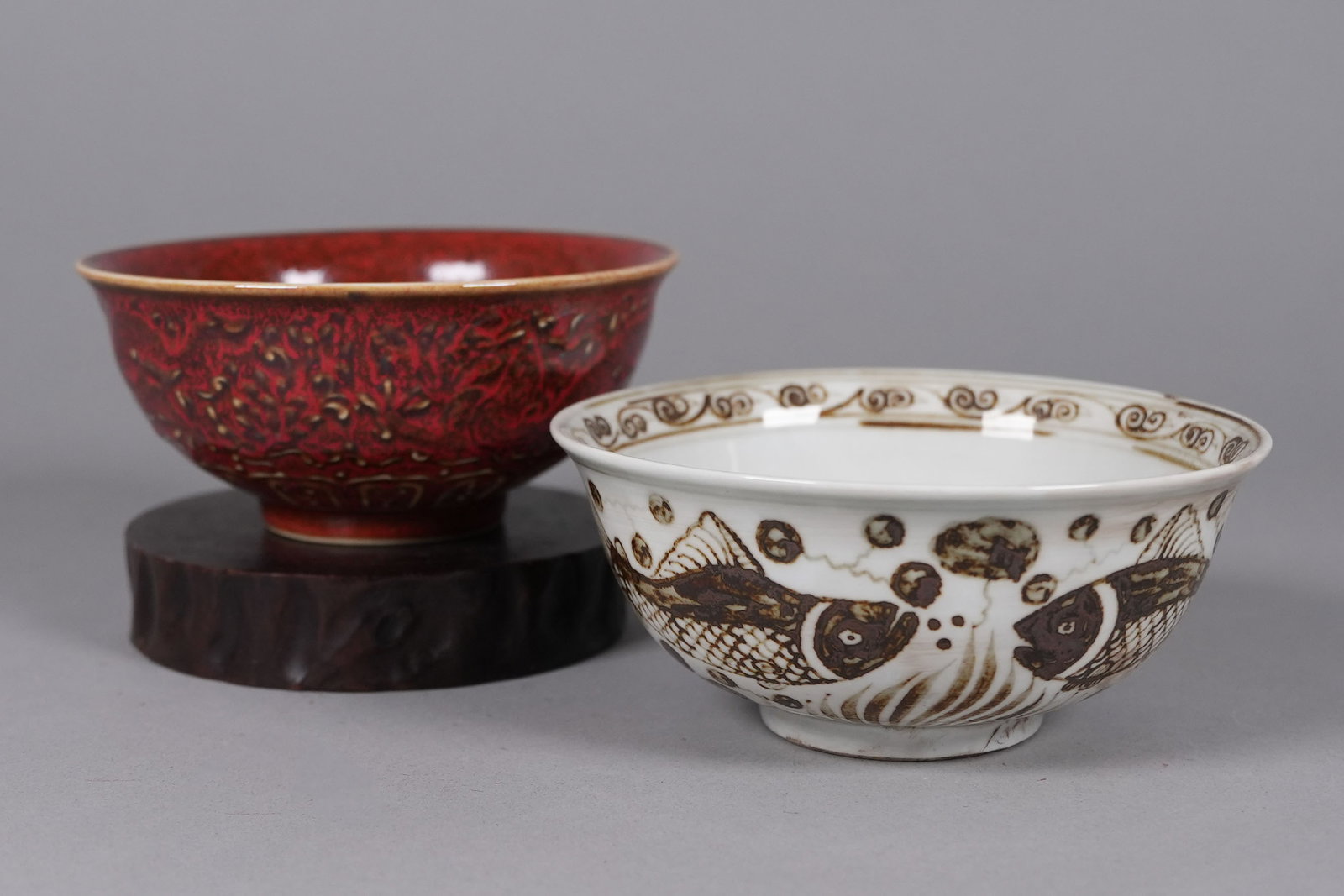 2 Chinese fine bowls: 2 Chinese fine bowls, largest H: 2.9" x W: 6.2."