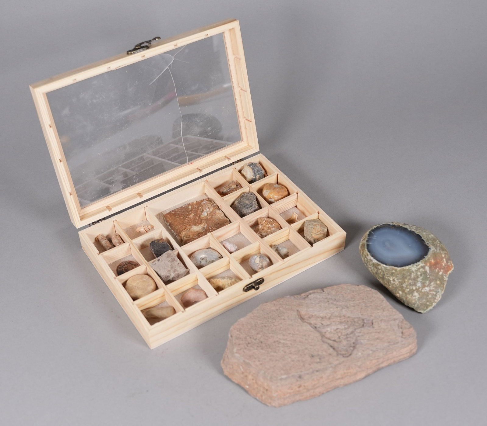 Lots geodges specimen: Lots geodes specimen, from an estate.
