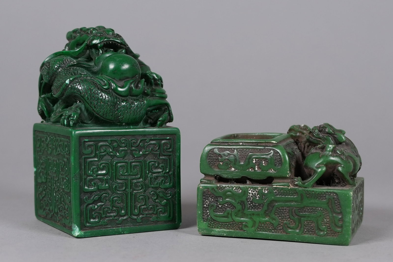Lots Chinese carved seals: Lots Chinese fine carved seals, largest H: 5.1" x W: 3."