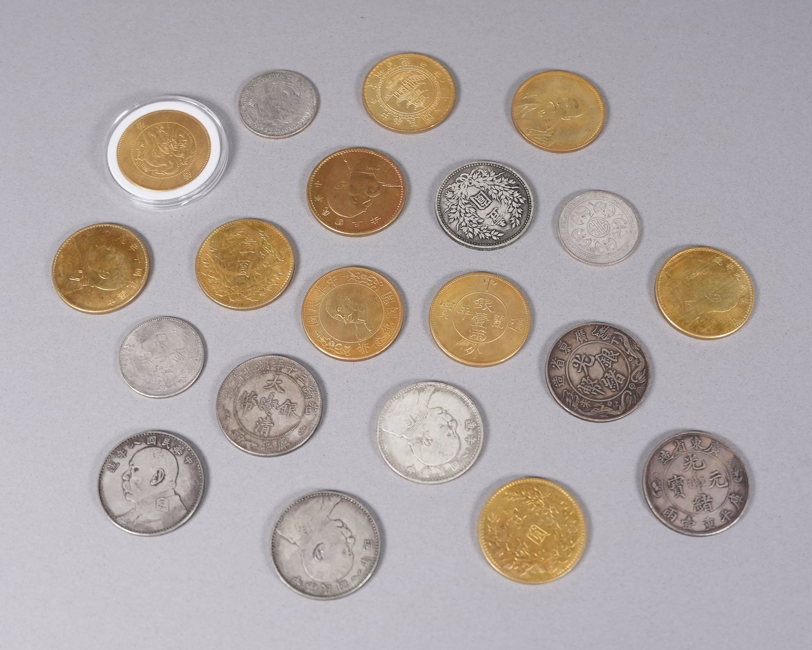 Lots estate coins ungraded: Lots etate coins ungraded. All sales are final, no return. We do not guarantee its grading, age, engraving, carvings or grading. Condition selling it as is.