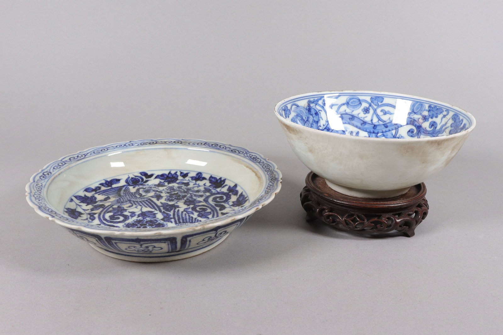 2 Chinese b/w porcelains: 2 Chinese fine blue and white porcelains. Largest H: 3" x W: 7."