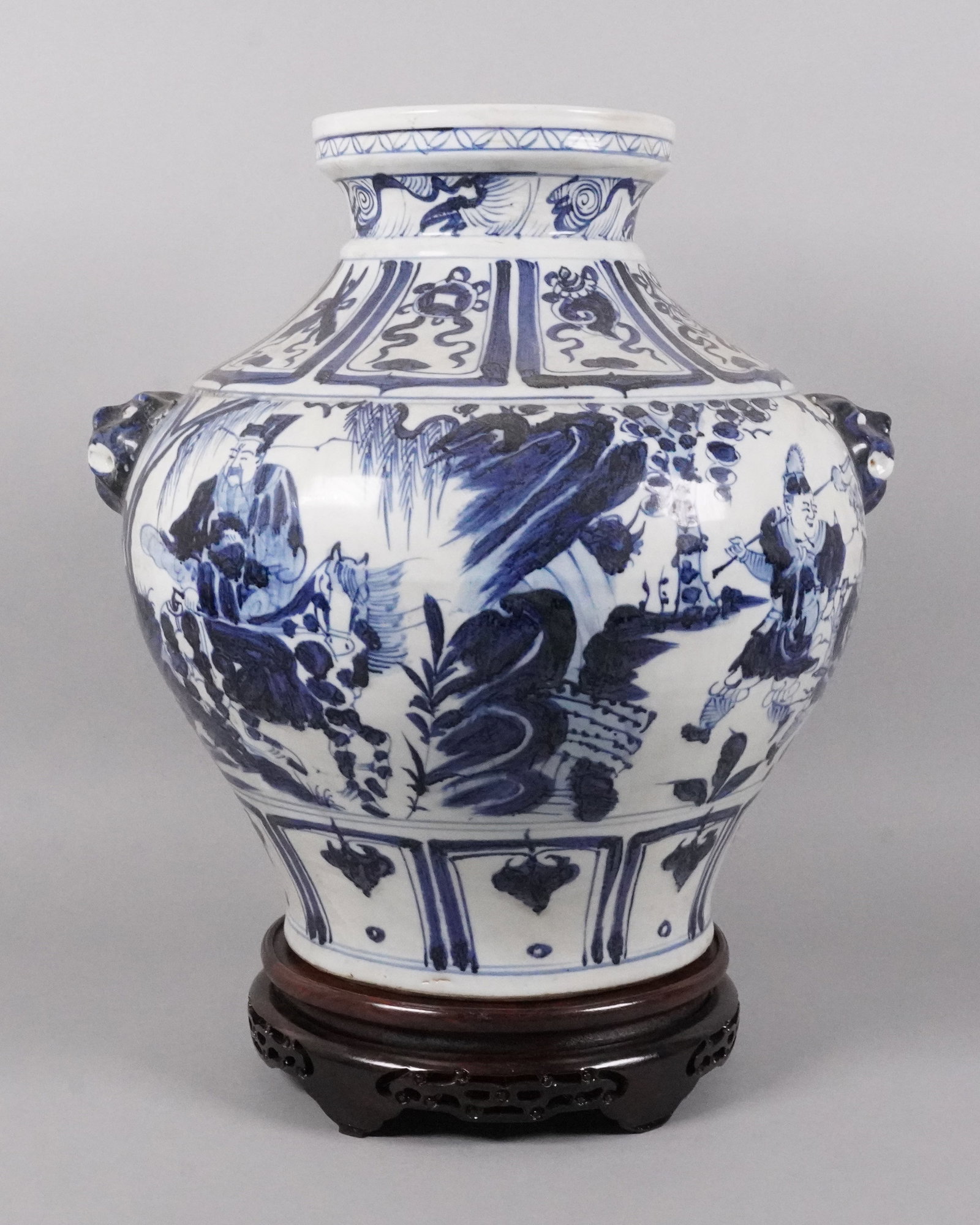 Chinese fine massive b/w vase: Chinese fine massive fine blue and white vase. H: 14.5" x W: 12.8."