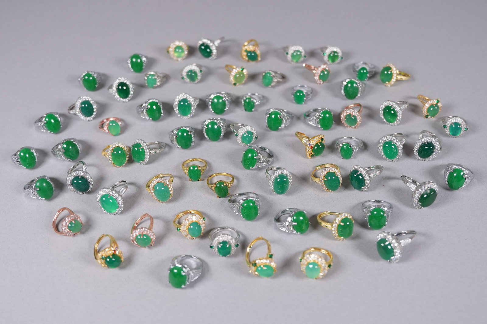 Lots Chinese apple green rings: Lots Chinese fine apple green rings.
