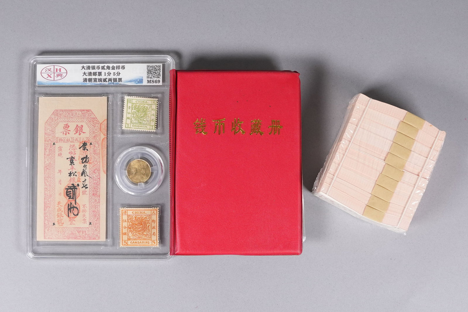 Lots Chinese fine items ungraded: Lots Chinese fine items ungraded. We do not guarantee its material, age, carvings, engravings, or grading. Condition selling it as is. All sales are final, no return.