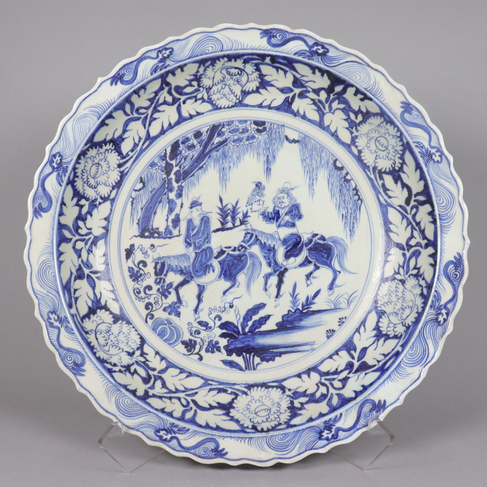 Chinese fine b/w charger plate: Chinese fine blue and white charger plate. H: 3" x W: 17.5."