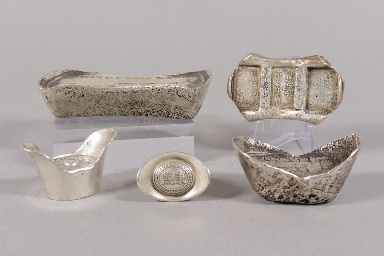 Lots Chinese ingots ungraded: Lots Chinese ingots ungraded. We do not guarantee its material, age, grading, carving and engravings. All sales are final, no return.