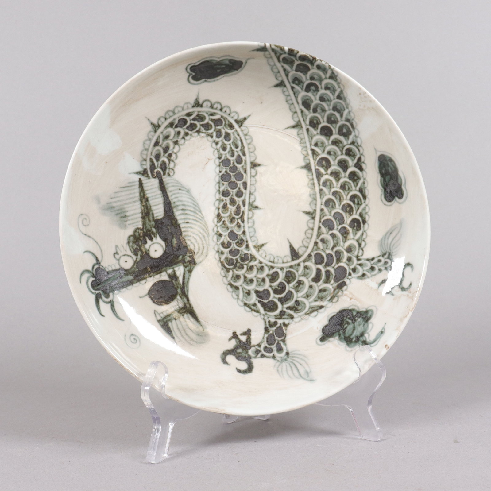 Chinese fine dragon plate: Chinese fine dragon plate. H: 8" x W: 9."