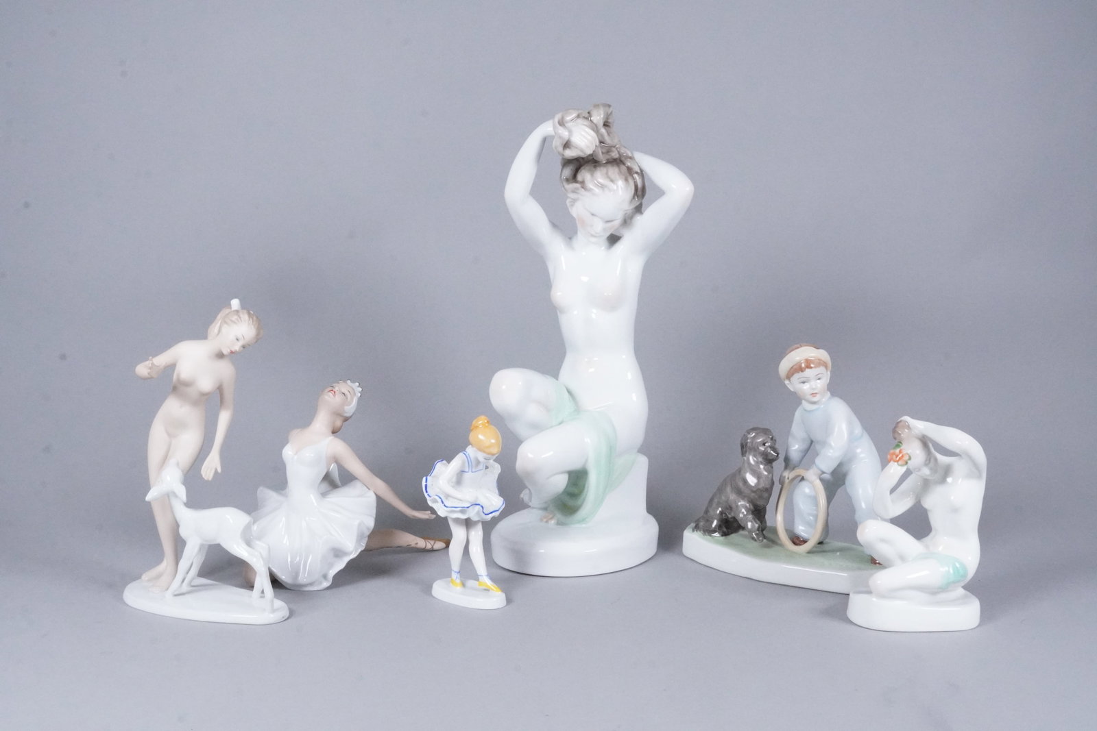 Lots vintage porcelain figurines (1 of 7)