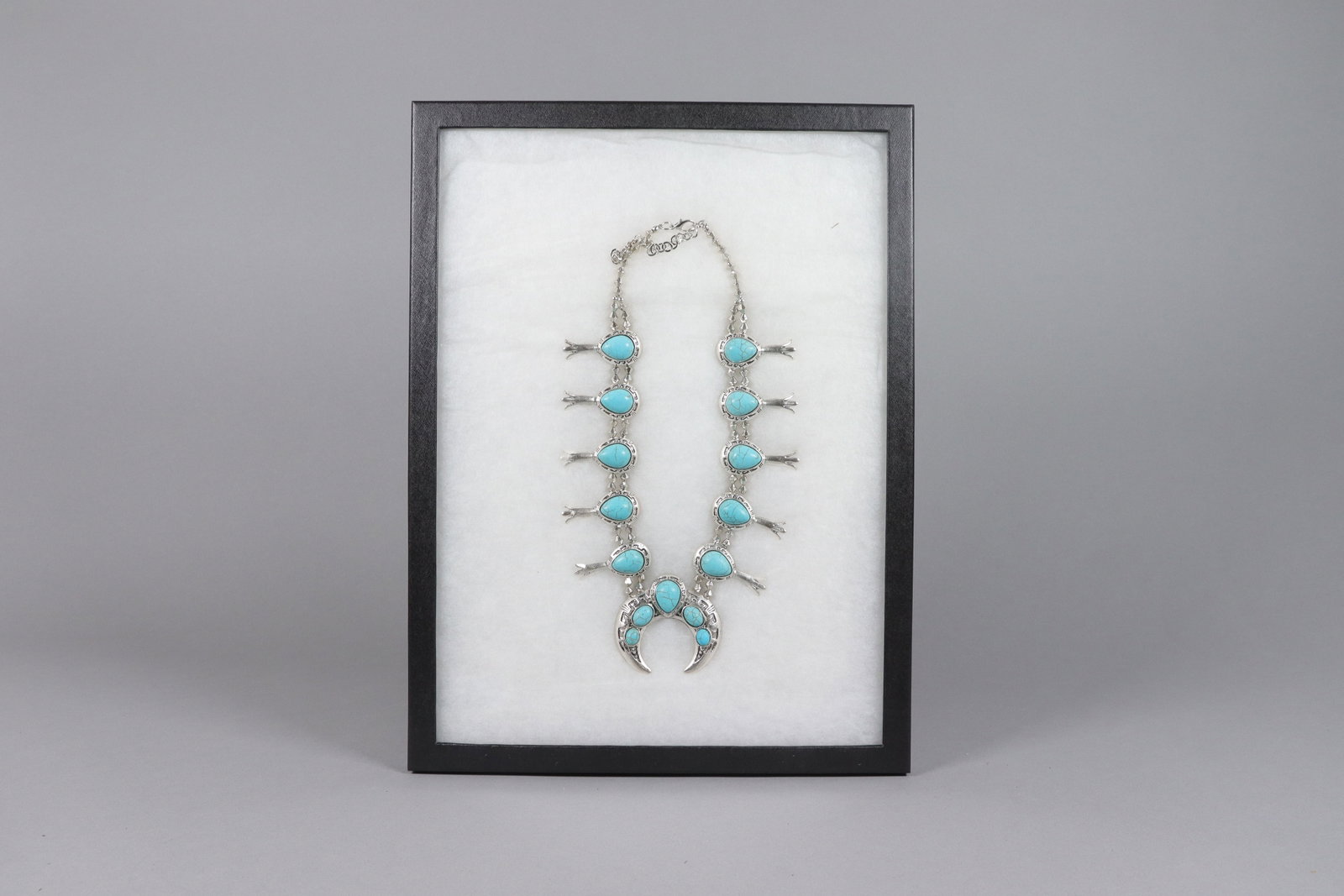 A fine vintage necklace estate (1 of 6)