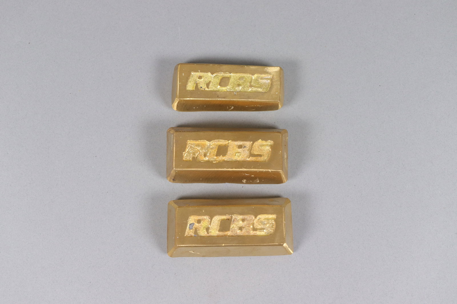 Lots ingots ungraded: Lots ingots ungraded. We do not guarantee its material, carving, engraving, or age. All sales are final, no return.