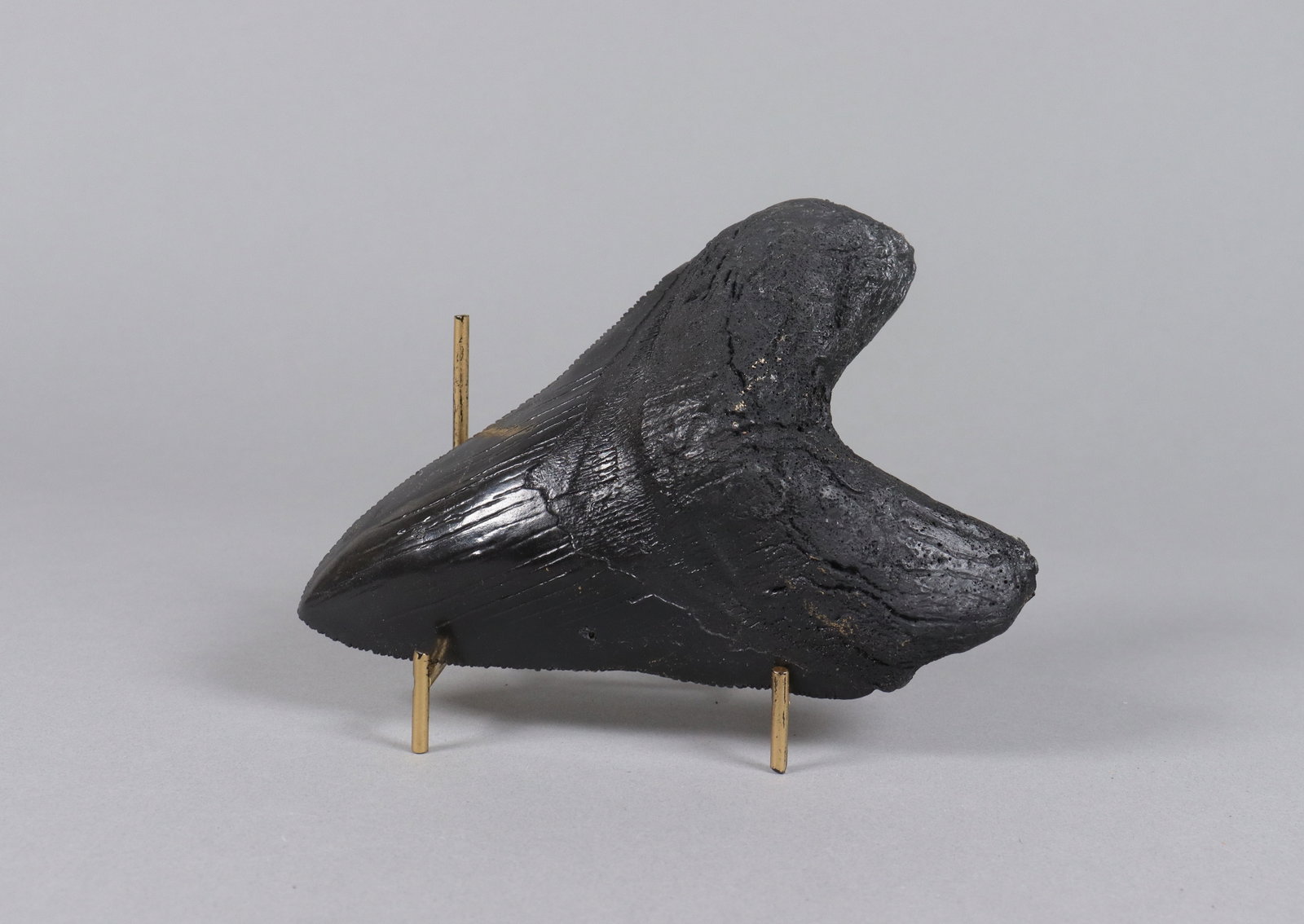 A carved estate item ungraded: A carved estate item ungraded. All sales are final, no return.