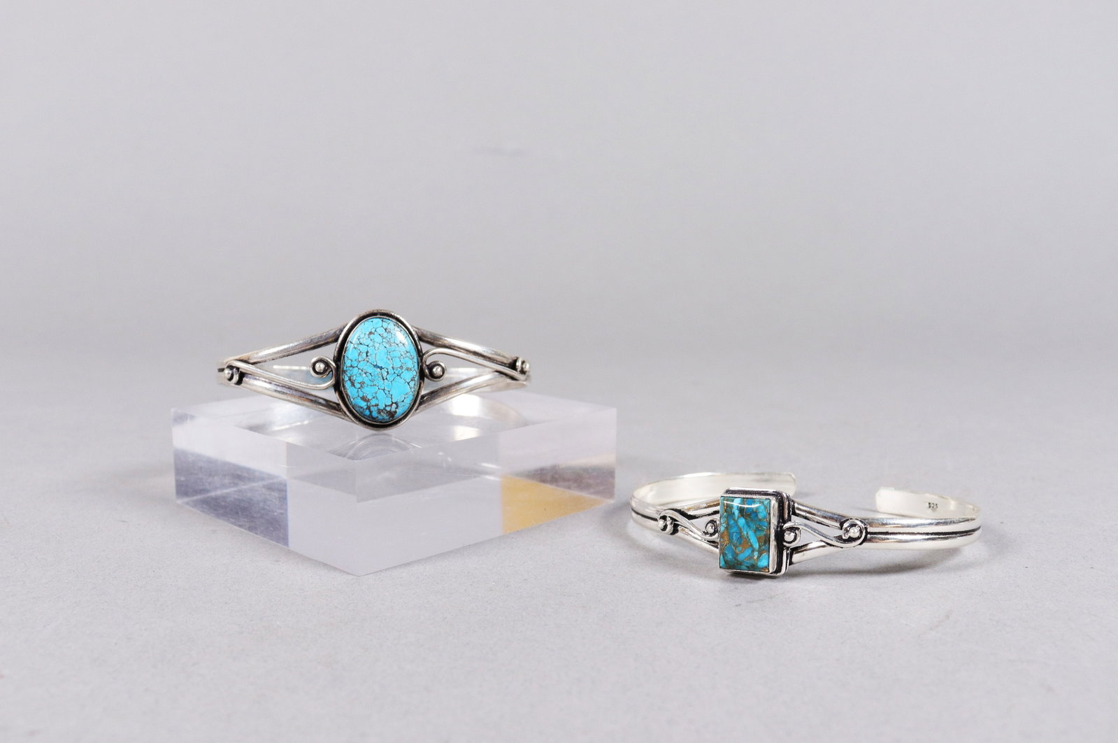 2 fine estate turquoise bracelet: 2 fine estate turquoise bracelet.