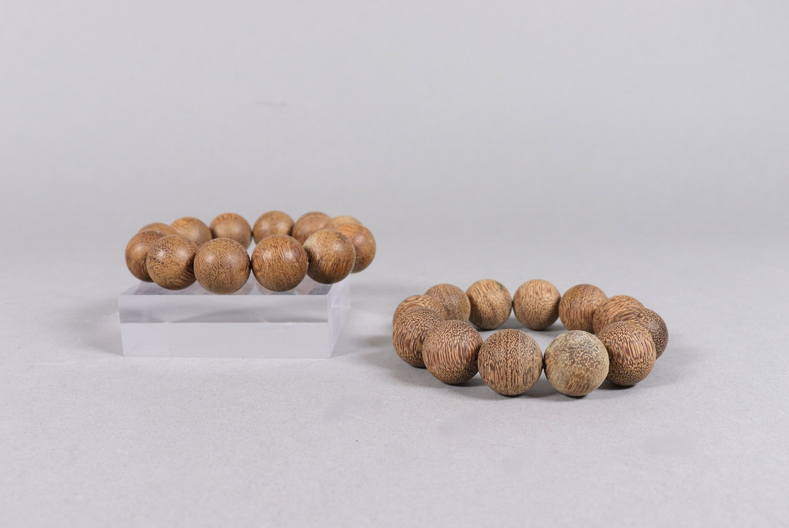 2 Chinese fine beaded bracelet (1 of 6)