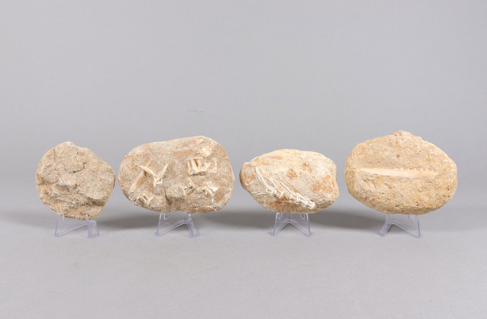 Lots estate boulders ungraded: Lots estate boulders, ungraded.