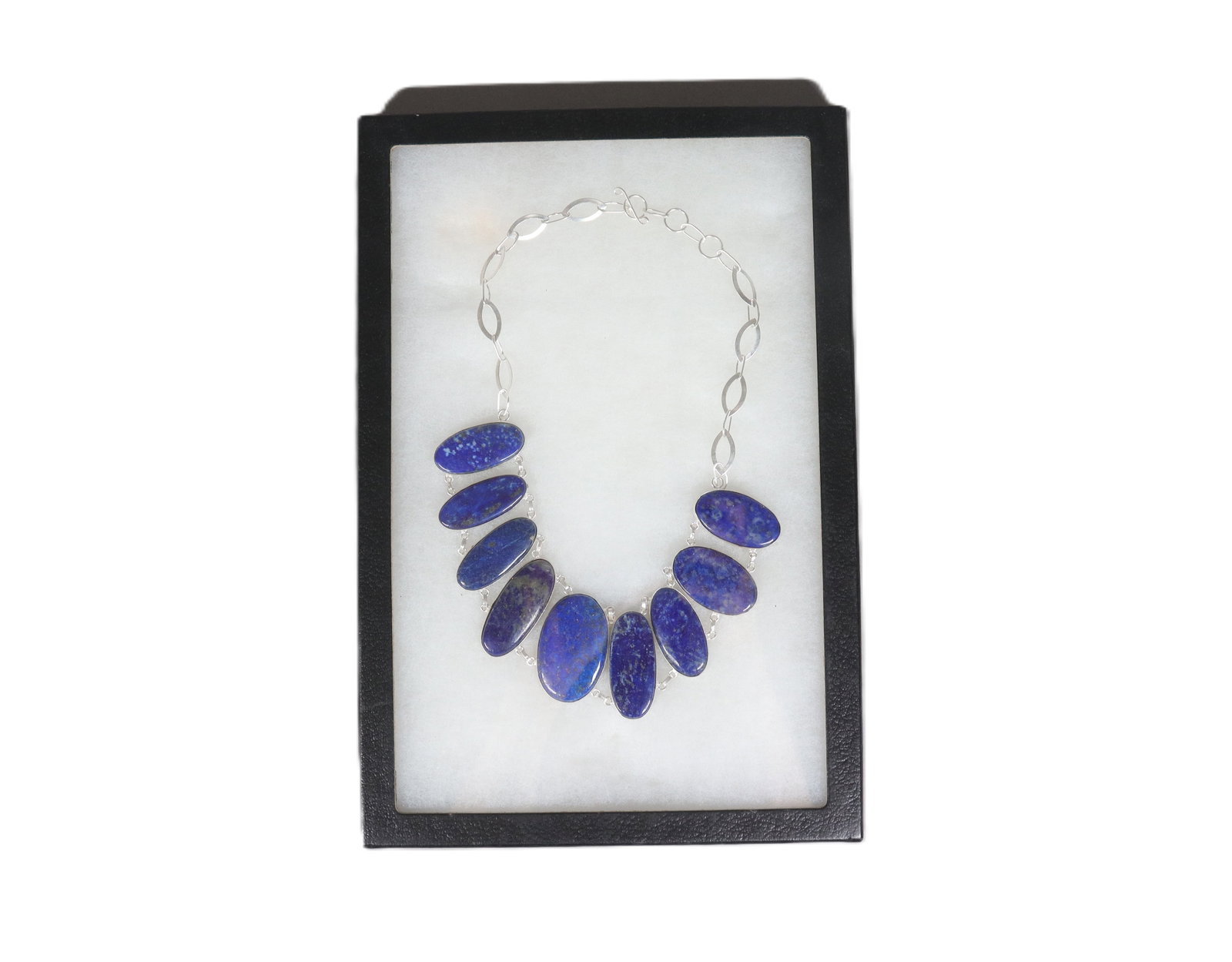 A fine estate lapis necklace: A fine estate lapis necklace.