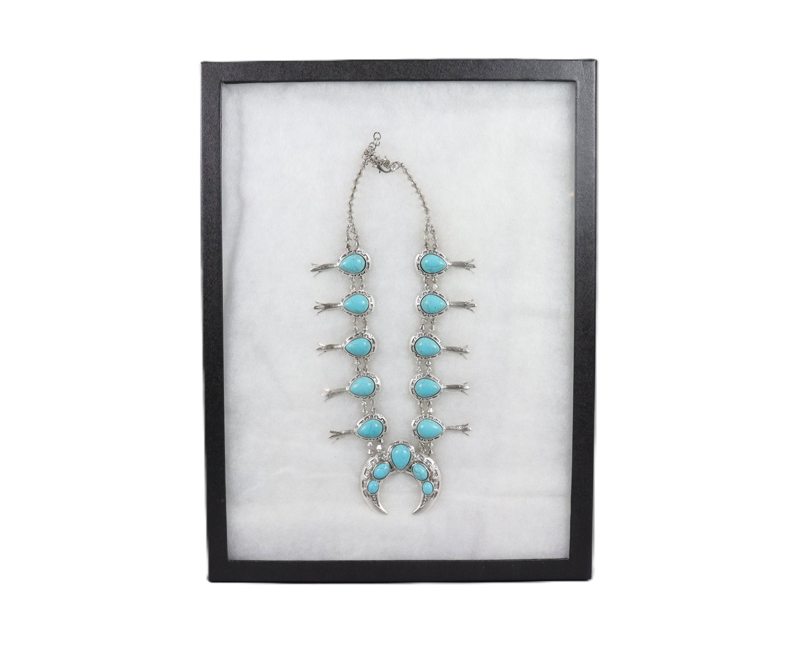 A fine vintage estate necklace: A fine estate vintage necklace.