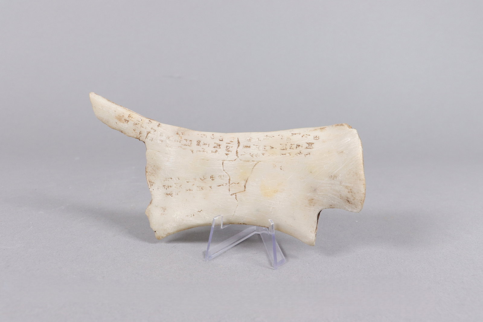 Lots fine carved items - 3