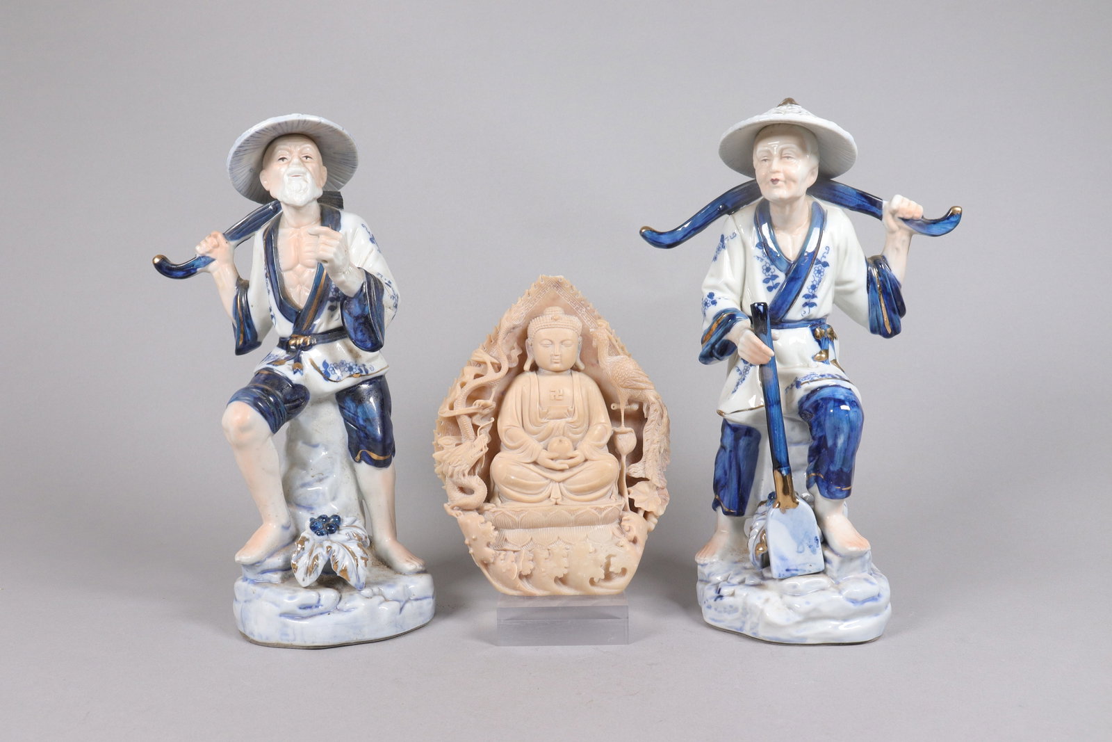 Lots Chinese figurines (1 of 8)