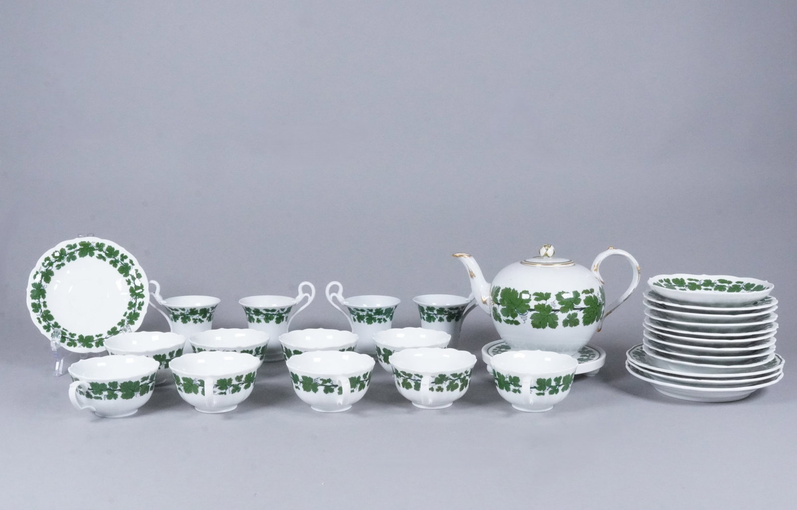 Lots antique green floral Meissen porcelains (1 of 8)