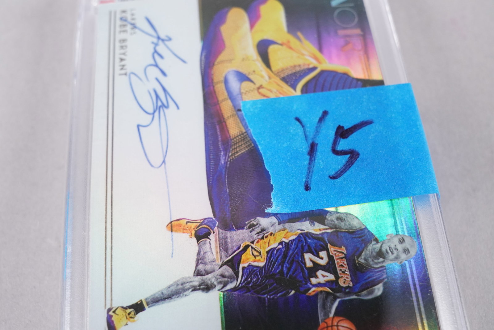 Lots Kobe Bryant cards - 6