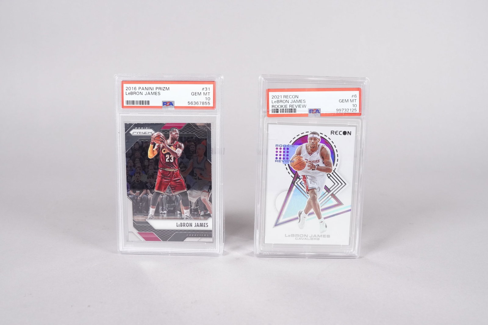 2 Lebron James graded cards PSA: 2 Lebron James graded cards, PSA.
