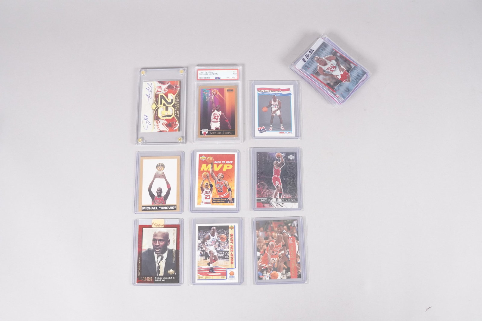 Lots Michael Jordan basketball cards (1 of 5)