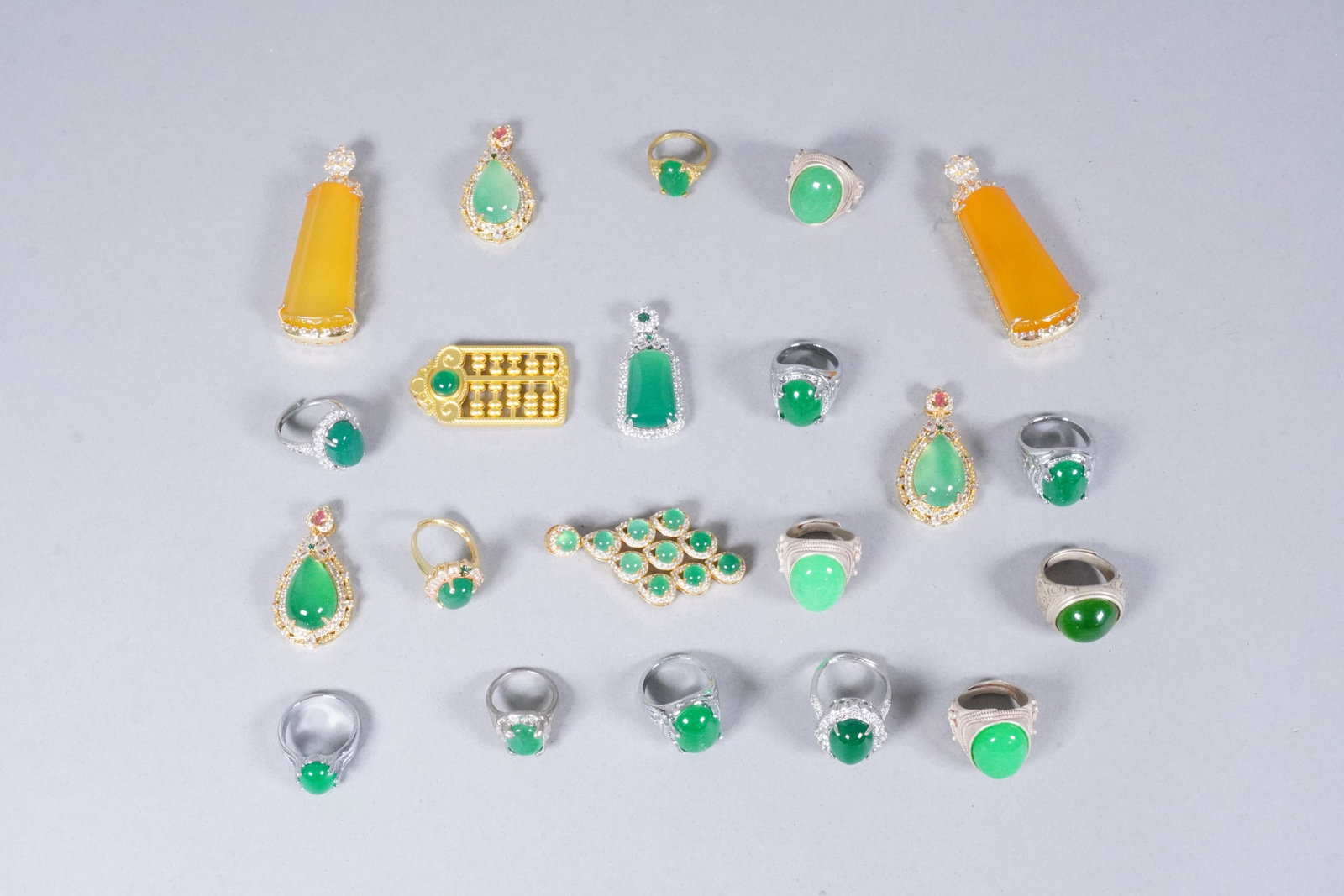 Lots Chinese apple green jewelry: Lots Chinese apple green fine jewelry.