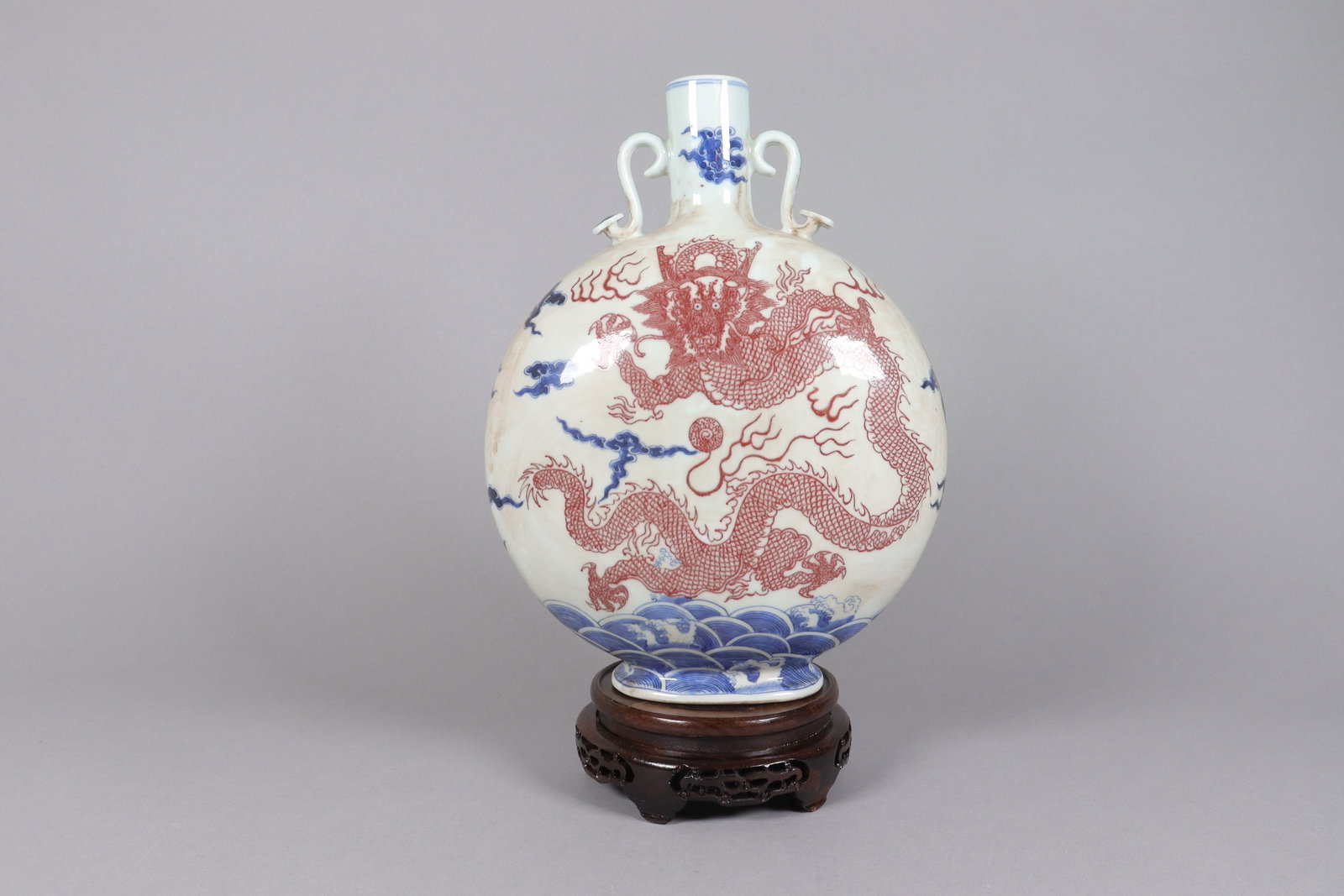 Chinese fine dragon flask vase (1 of 7)
