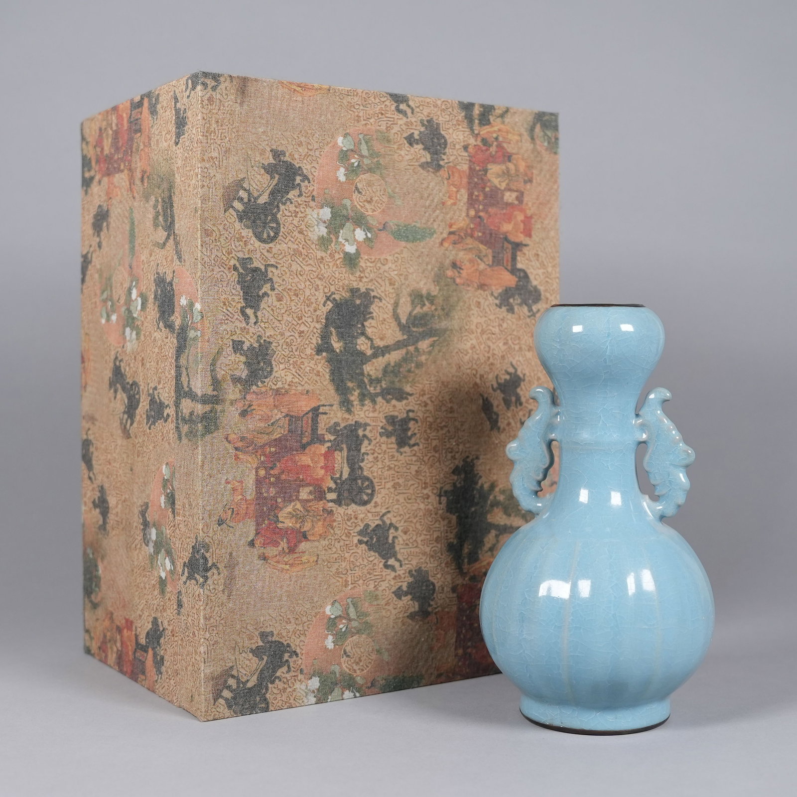 Chinese fine celadon vase with silk box (1 of 7)
