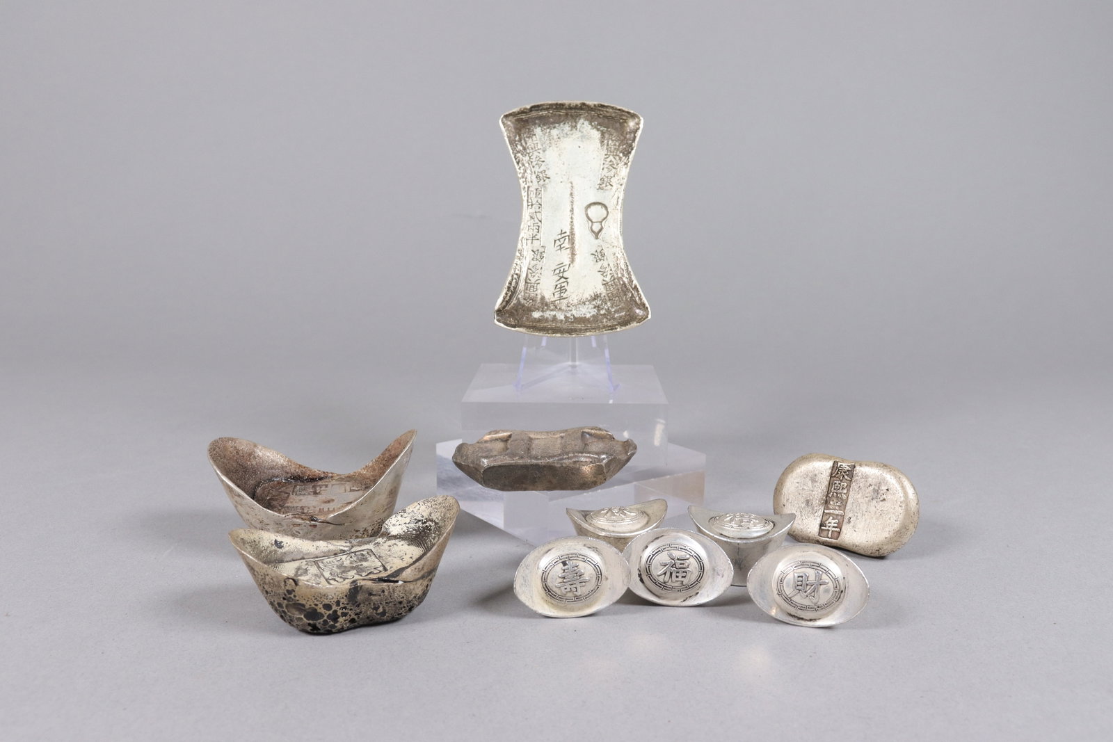 Lots Chinese ingots ungraded: Lots Chinese ingots ungraded. All sales are final, no return. We do not guarnatee its material, condition, age.