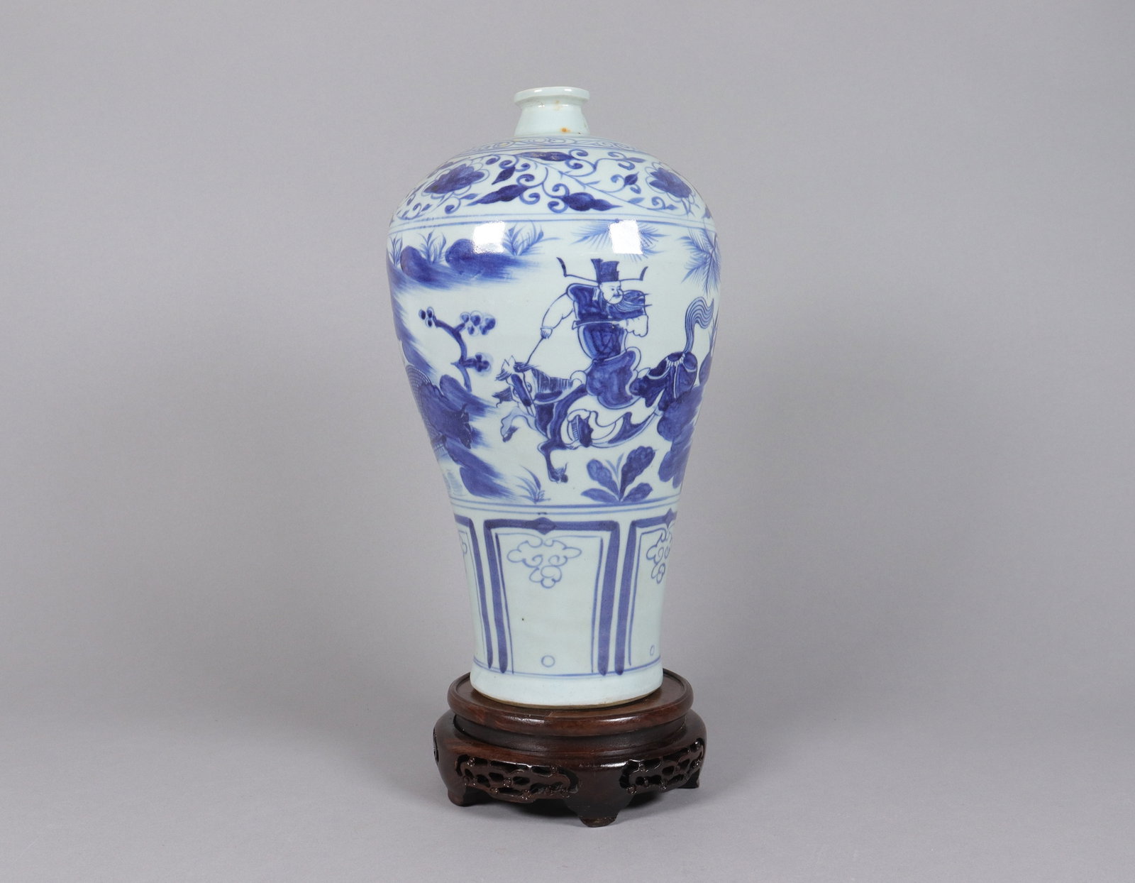 Chinese tall fine b/w vase (1 of 7)
