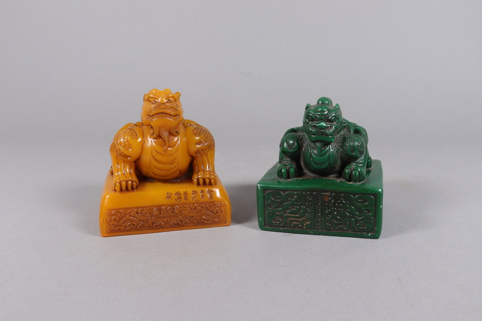 2 Chinese large seals: 2 Chinese large seals. Largest H: 4.2" x w: 4."