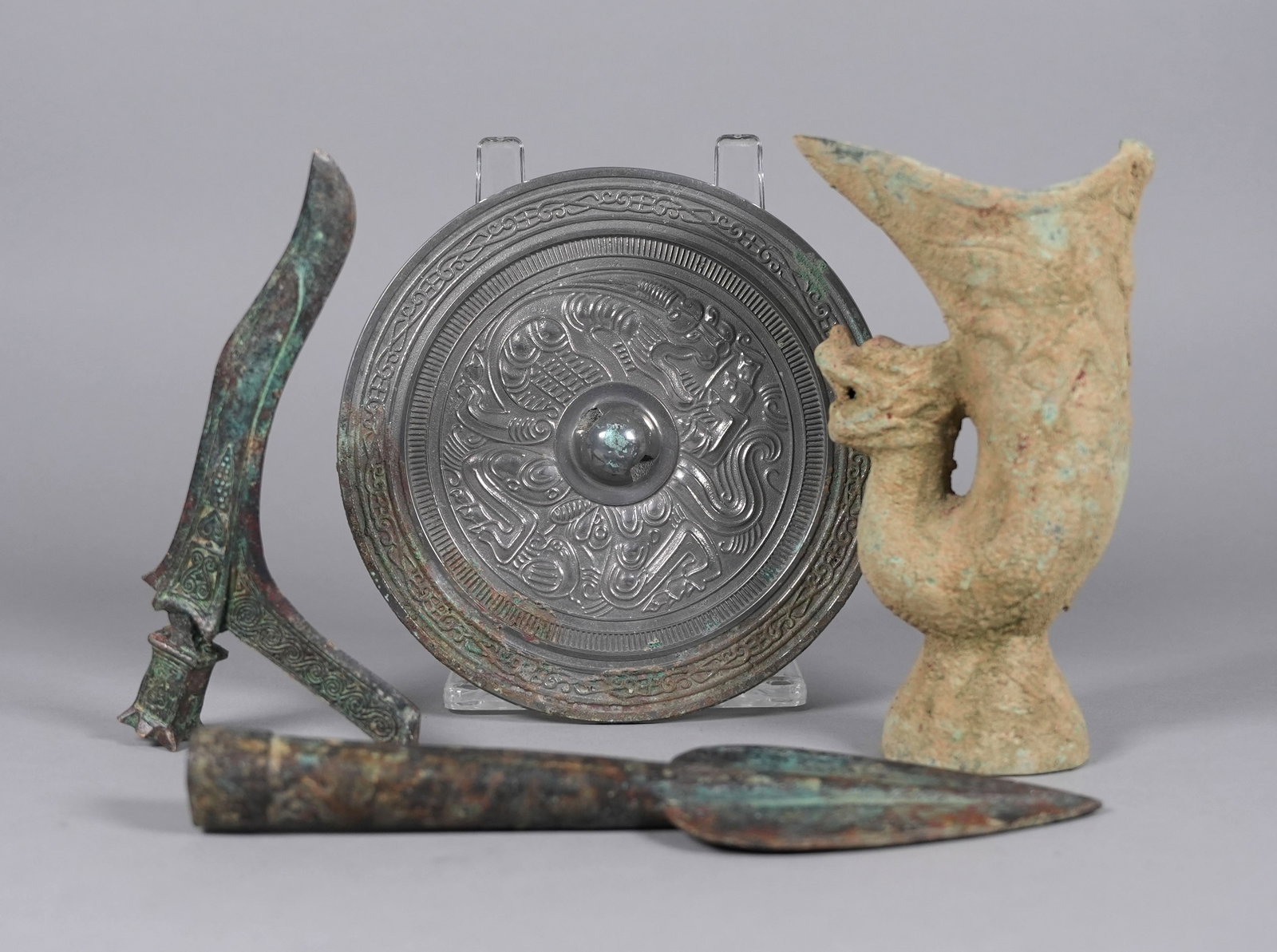 Lots Chinese bronze items: Lots Chinese bronze items. Largest H: 7.6" x W: 4.2."
