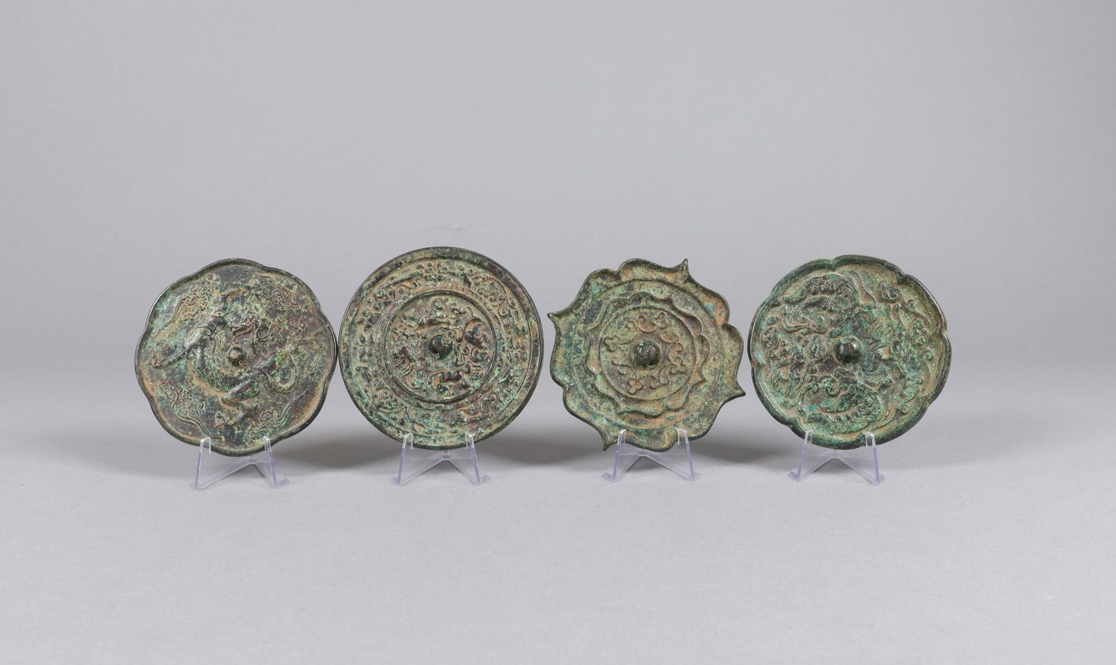Lots Chinese fine bronze mirrors (1 of 7)