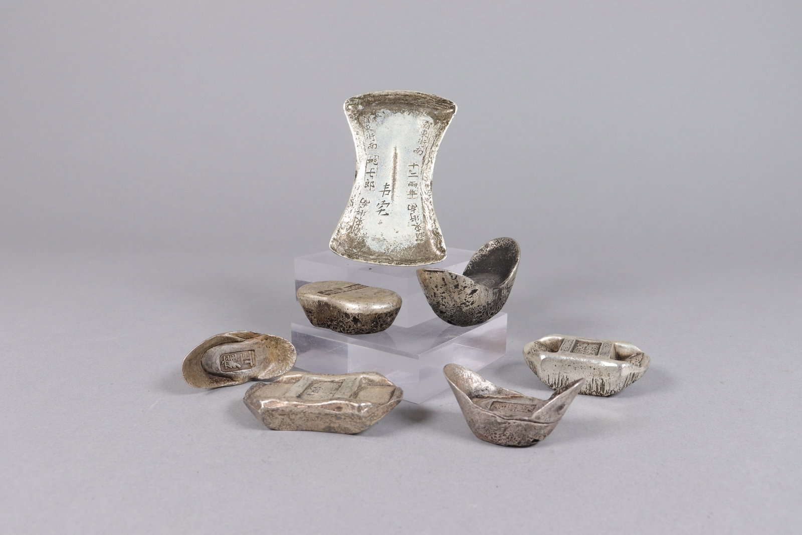Lots Chinese ingots ungraded: Lots Chinese ingots ungraded. All sales are final, no return. We do not guarnatee its material, condition, age.