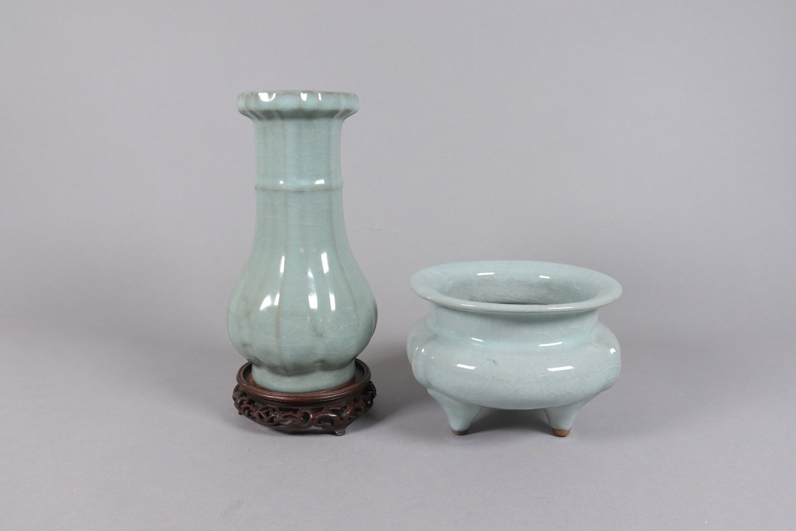 Lots Chinese celadon porcelains: Lots Chinese fine celadon porcelains, largest H: 4.75" x W: 6.25."