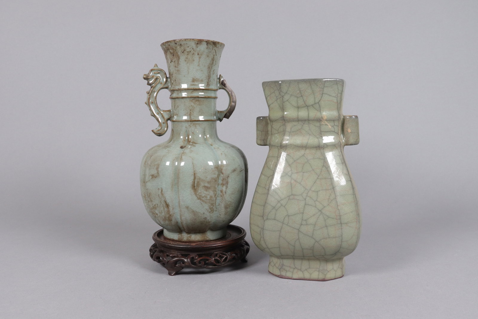 2 Chinese fine crackled porcelains (1 of 7)