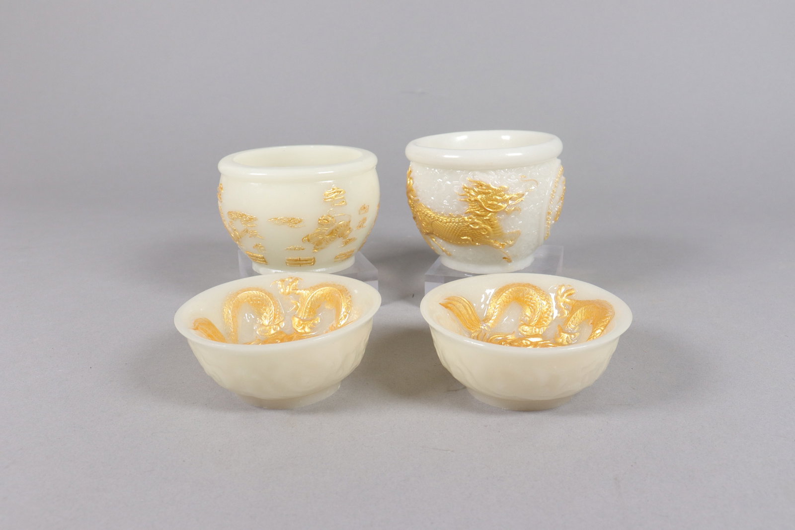 Lots Chinese fine cups: Lots Chinese fine cups. Largest H: 2.9" x W: 3.7."
